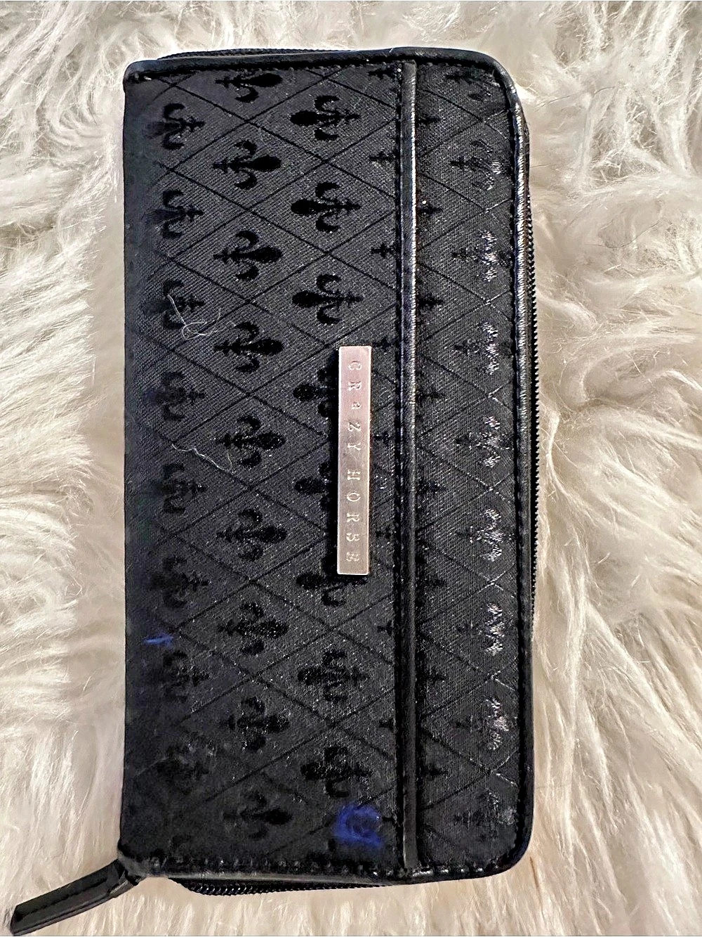 Crazy Horse by Liz Claiborne
Zip Around Wallet in Black & Brown